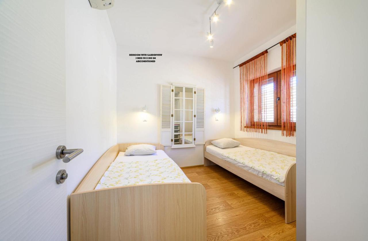Sibenik Boats Apartment Raslina Bagian luar foto