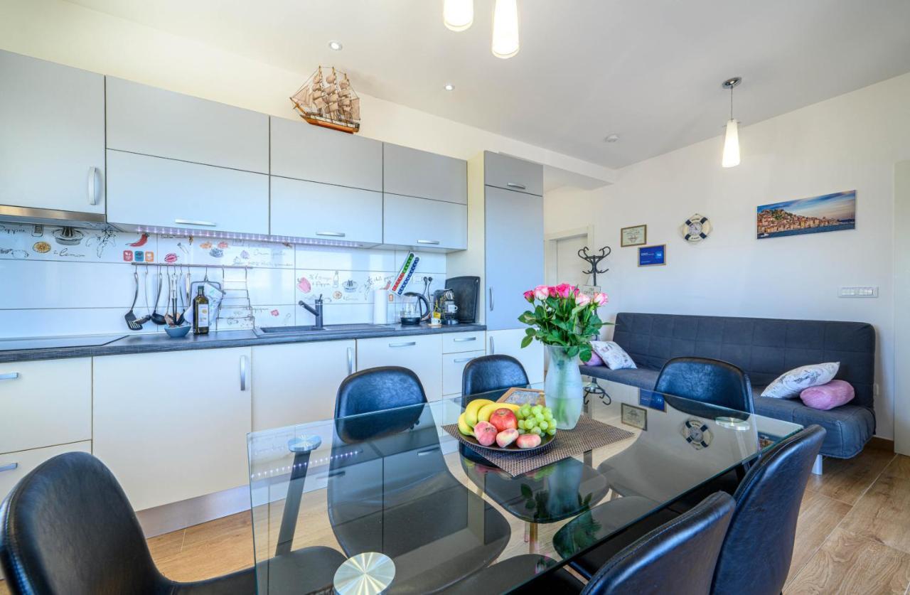 Sibenik Boats Apartment Raslina Bagian luar foto