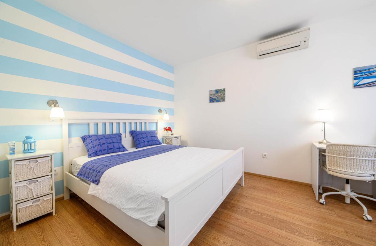 Sibenik Boats Apartment Raslina Bagian luar foto